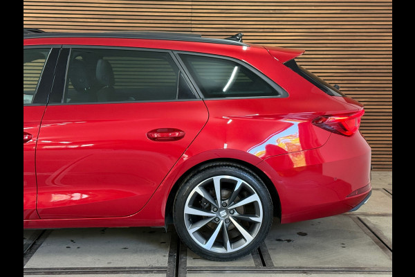 Seat Leon Sportstourer 1.5 eTSI FR Business Intense | Pano | Matrix LED | Trekhaak | ACC | Camera
