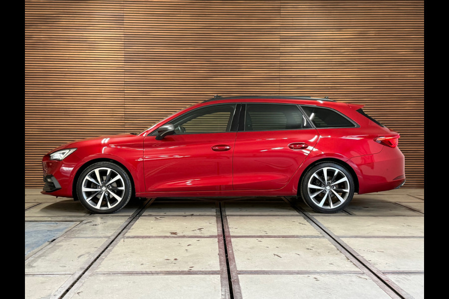 Seat Leon Sportstourer 1.5 eTSI FR Business Intense | Pano | Matrix LED | Trekhaak | ACC | Camera
