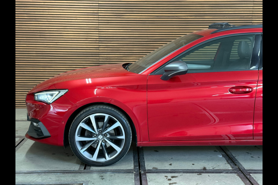 Seat Leon Sportstourer 1.5 eTSI FR Business Intense | Pano | Matrix LED | Trekhaak | ACC | Camera