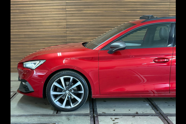 Seat Leon Sportstourer 1.5 eTSI FR Business Intense | Pano | Matrix LED | Trekhaak | ACC | Camera