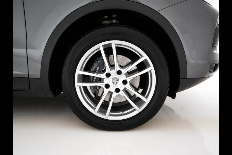 Porsche Cayenne Coupé 3.0 E-Hybrid (Plug-in) (INCL.BTW) Aut. *PANO | LEATHER | FULL-LED | SPORT-CHRONO | TOP-VIEW | ADAPTIVE-CRUISE | BOSE-SOUND | DAB+ | NAVI-FULLMAP | COMFORT-SEATS | SHIFT-PADDLES | KEYLESS | ECC | PDC | 20''ALU*