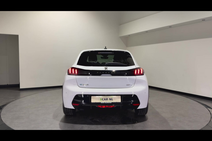 Peugeot e-208 EV GT 50 kWh | Apple Carplay/Android Auto | Voorstoelen verwarmd | Sport interieur