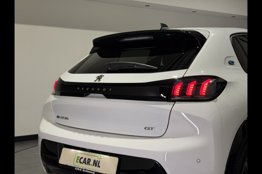 Peugeot e-208 EV GT 50 kWh | Apple Carplay/Android Auto | Voorstoelen verwarmd | Sport interieur