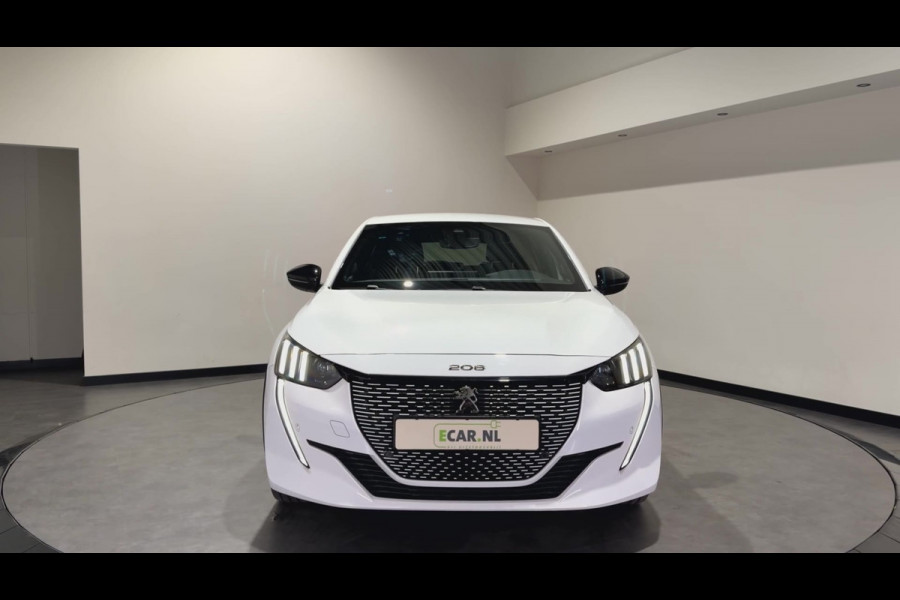 Peugeot e-208 EV GT 50 kWh | Apple Carplay/Android Auto | Voorstoelen verwarmd | Sport interieur