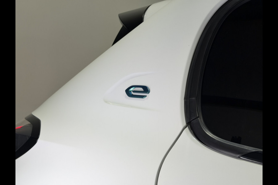 Peugeot e-208 EV GT 50 kWh | Apple Carplay/Android Auto | Voorstoelen verwarmd | Sport interieur