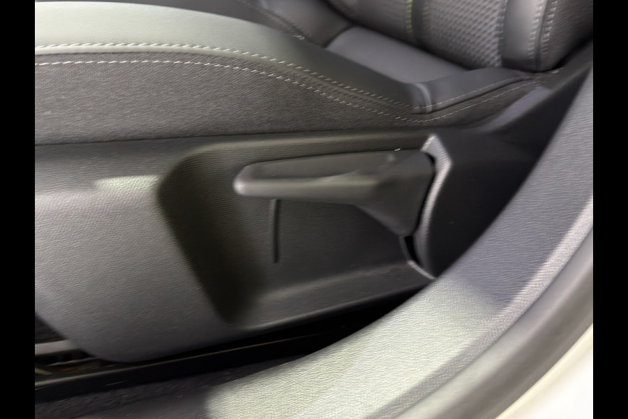 Peugeot e-208 EV GT 50 kWh | Apple Carplay/Android Auto | Voorstoelen verwarmd | Sport interieur