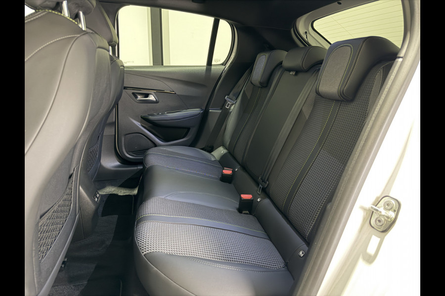 Peugeot e-208 EV GT 50 kWh | Apple Carplay/Android Auto | Voorstoelen verwarmd | Sport interieur