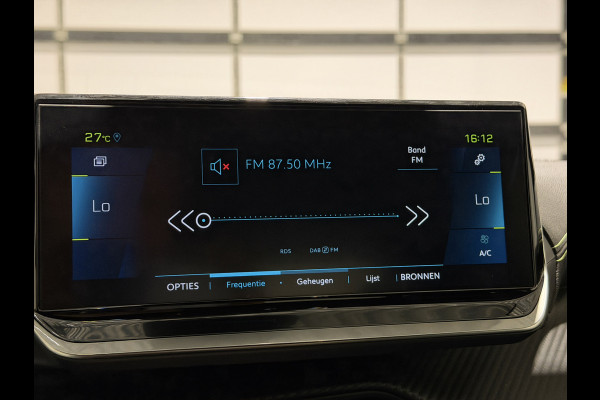 Peugeot e-208 EV GT 50 kWh | Apple Carplay/Android Auto | Voorstoelen verwarmd | Sport interieur