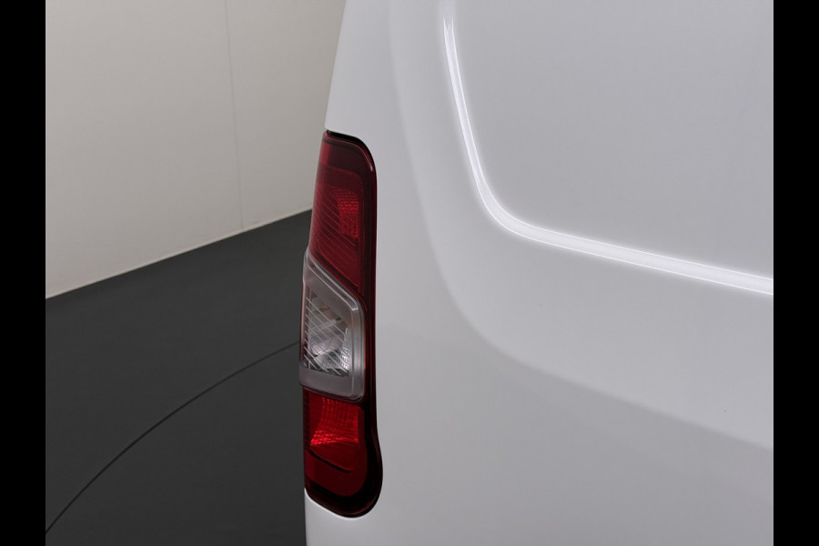 Peugeot Partner 1.2 PureTech Premium BENZINE, BPM vrij, Airco, Navigatie, Cruise Control, EX Lease
