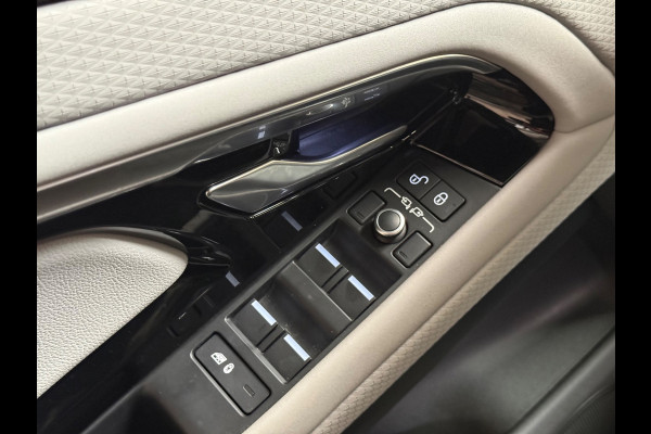 Land Rover Range Rover Evoque 1.5 P300e R Dynamic | Pano | Carplay | Camera | Stoelverwarming