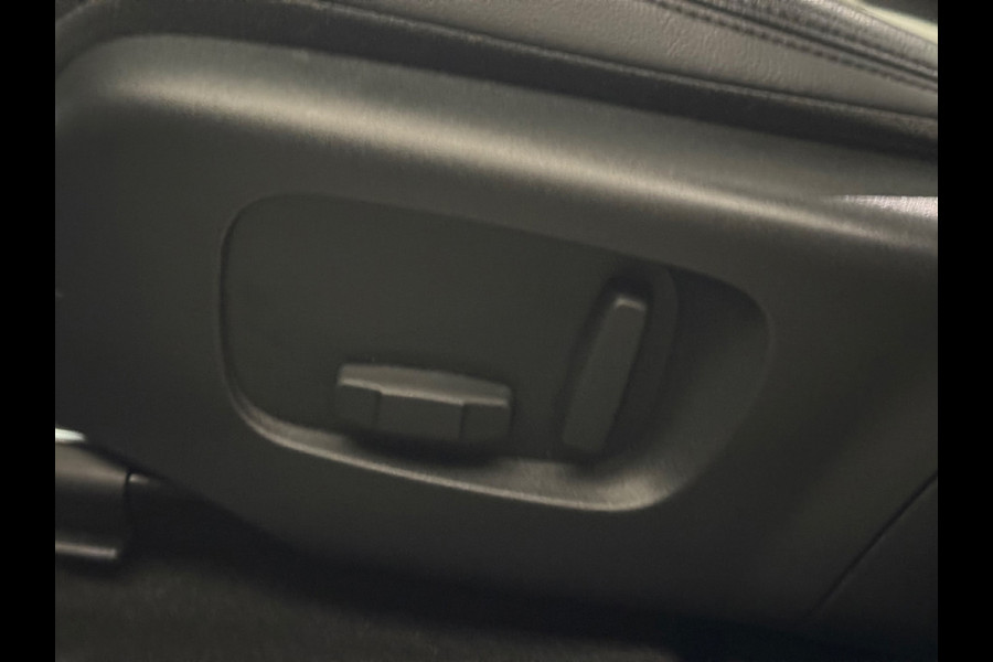 Land Rover Range Rover Evoque 1.5 P300e R Dynamic | Pano | Carplay | Camera | Stoelverwarming