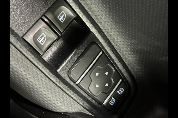 Mercedes-Benz Citan 110 CDI L1 Pro Airco Cruise control Achteruitrijcamera Verwarmde stoel Trekhaak Parkeersensor achter Apple Carplay/ Android Auto