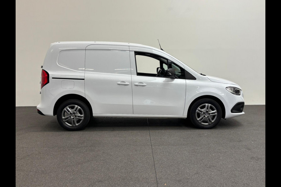 Mercedes-Benz Citan 110 CDI L1 Pro Airco Cruise control Achteruitrijcamera Verwarmde stoel Trekhaak Parkeersensor achter Apple Carplay/ Android Auto