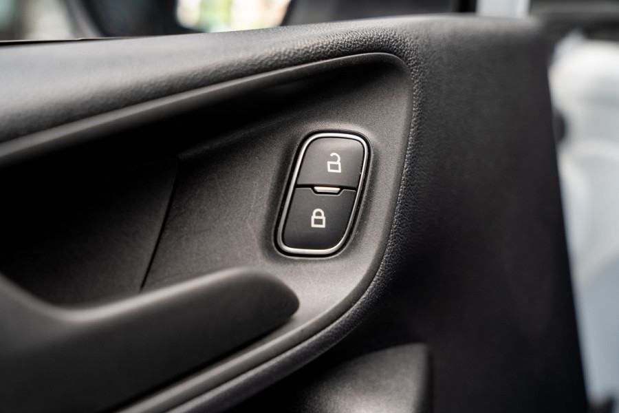 Ford Fiesta 1.0 EcoBoost Hybrid Navi Climate Cruise PDC Carplay Bleutooth LM velgen BTW auto
