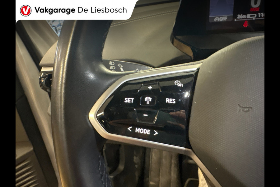 Volkswagen ID.5 Pro 77 kWh / Soh 95,2 / warmtepomp / trekhaak / head up / memory / carplay