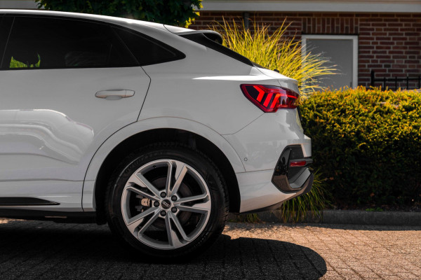 Audi Q3 Sportback 45 TFSI e S Edition 245 PK S-Line ACC Matrix LED Keyless B&O Black Optic Camera 19''
