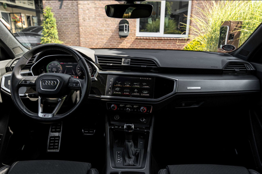 Audi Q3 Sportback 45 TFSI e S Edition 245 PK S-Line ACC Matrix LED Keyless B&O Black Optic Camera 19''