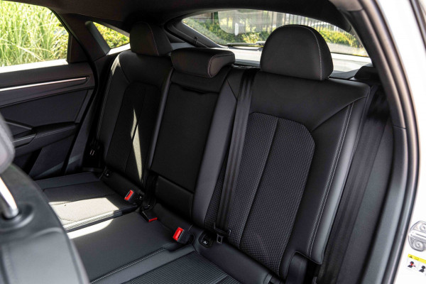 Audi Q3 Sportback 45 TFSI e S Edition 245 PK S-Line ACC Matrix LED Keyless B&O Black Optic Camera 19''