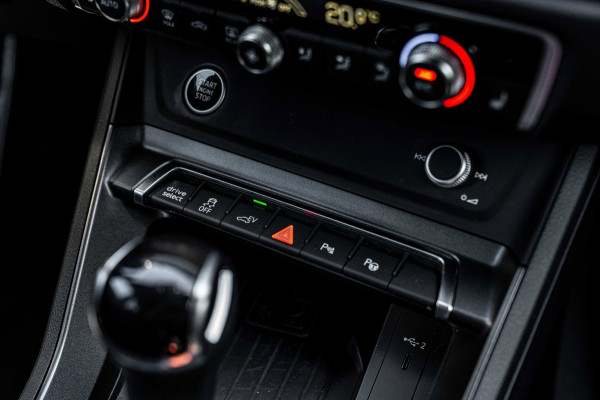 Audi Q3 Sportback 45 TFSI e S Edition 245 PK S-Line ACC Matrix LED Keyless B&O Black Optic Camera 19''