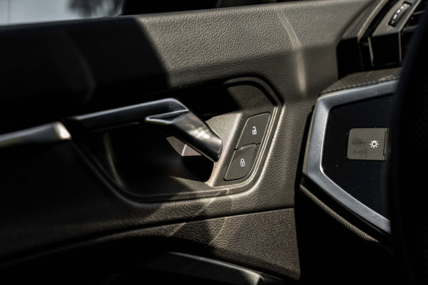 Audi Q3 Sportback 45 TFSI e S Edition 245 PK S-Line ACC Matrix LED Keyless B&O Black Optic Camera 19''
