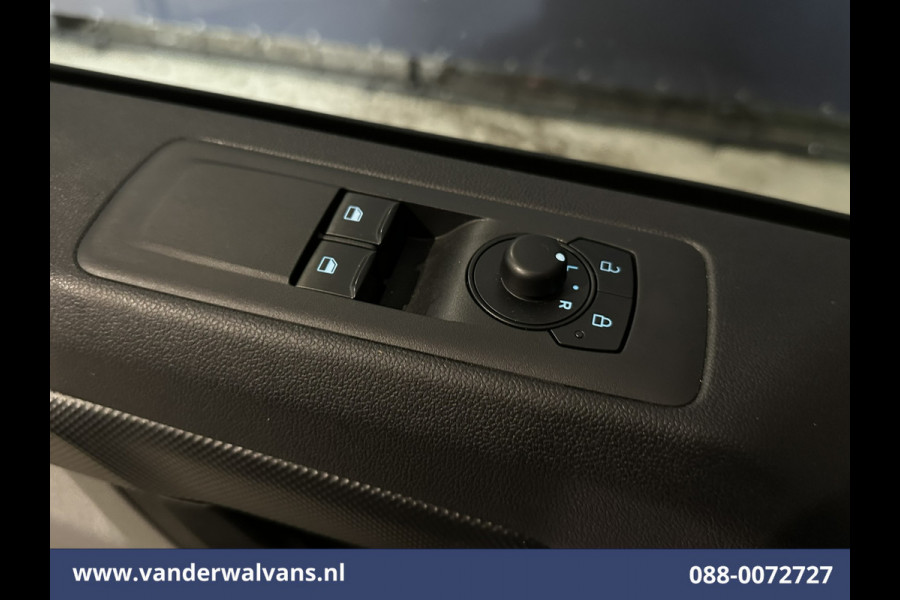 Ford Transit Custom 2.0 TDCI 136pk L2H1 Euro6 Airco | Camera | Navigatie | Apple Carplay | LED | Cruisecontrol Android Auto, 2800kg trekhaak, Parkeersensoren, Verwarmde voorruit, Bijrijdersbank