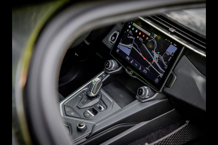 Lynk & Co 01 1.5 Plug-In Hybrid 262pk BLACKED OUT | 360 Camera | Panoramadak