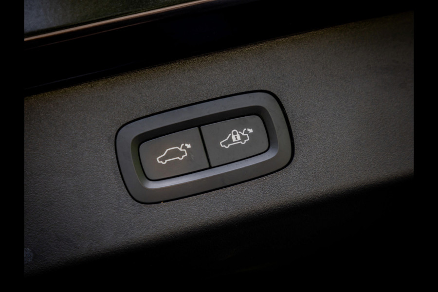 Lynk & Co 01 1.5 Plug-In Hybrid 262pk BLACKED OUT | 360 Camera | Panoramadak