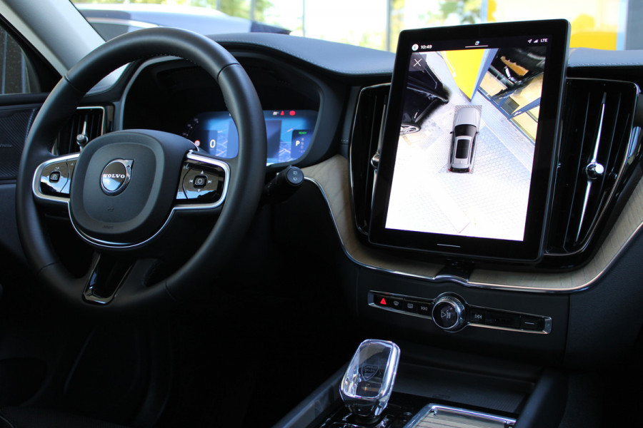 Volvo XC60 2.0 T8 Ultra Bright | Luchtvering | Massage | H/K | Head-Up