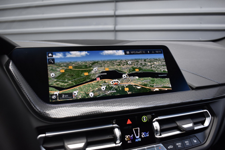 BMW 1 Serie M135i xDrive 306pk | Pano | Harman/Kardon | Head-Up | 19'' Wielen | Stuur + Stoelverwarming |