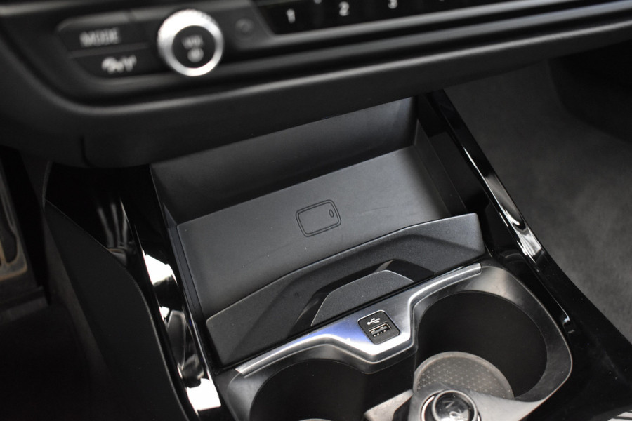 BMW 1 Serie M135i xDrive 306pk | Pano | Harman/Kardon | Head-Up | 19'' Wielen | Stuur + Stoelverwarming |