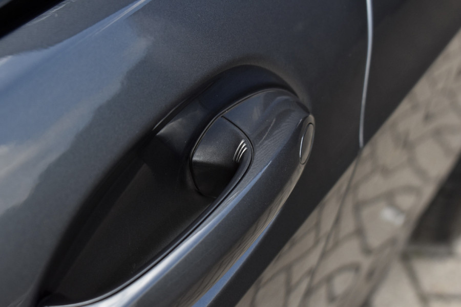 BMW 1 Serie M135i xDrive 306pk | Pano | Harman/Kardon | Head-Up | 19'' Wielen | Stuur + Stoelverwarming |