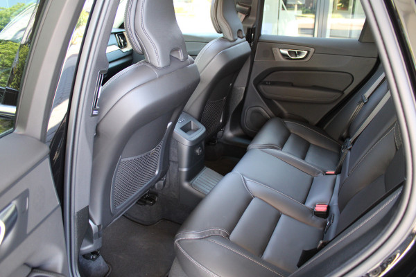 Volvo XC60 2.0 T8 Ultra Bright | Luchtvering | Massage | H/K | Head-Up