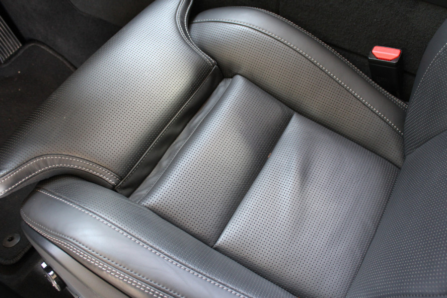Volvo XC60 2.0 T8 Ultra Bright | Luchtvering | Massage | H/K | Head-Up