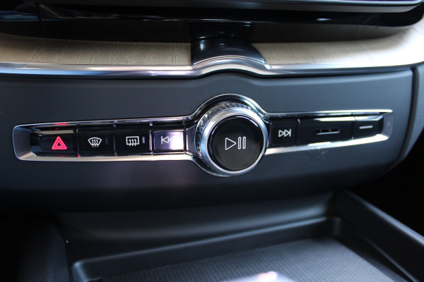 Volvo XC60 2.0 T8 Ultra Bright | Luchtvering | Massage | H/K | Head-Up