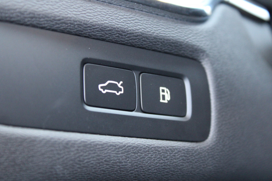 Volvo XC60 2.0 T8 Ultra Bright | Luchtvering | Massage | H/K | Head-Up