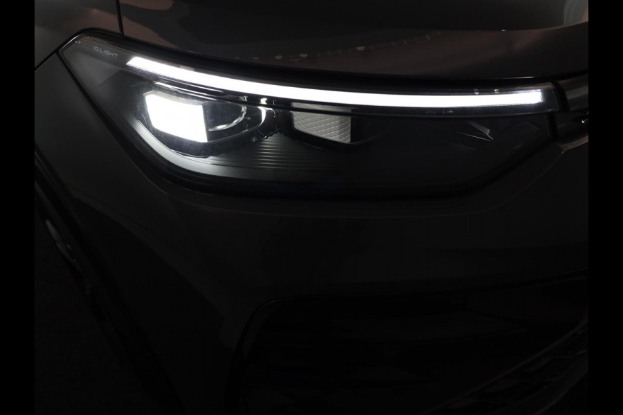 Volkswagen Tayron R-Line Edition 1.5 eHybrid 200 kW / 272 PK SUV 6 v Panoramadak | Trekhaak | 360 camera