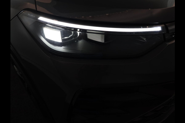 Volkswagen Tayron R-Line Edition 1.5 eHybrid 200 kW / 272 PK SUV 6 v Panoramadak | Trekhaak | 360 camera