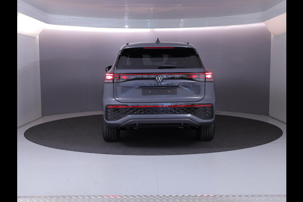 Volkswagen Tayron R-Line Edition 1.5 eHybrid 200 kW / 272 PK SUV 6 v Panoramadak | Trekhaak | 360 camera