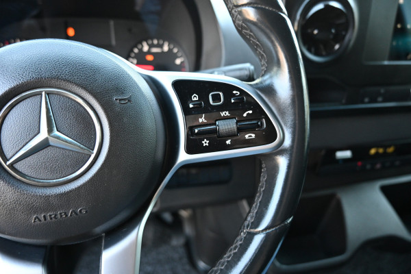 Mercedes-Benz Sprinter 519 CDI 3.0 V6 BE trekker MBUX navigatie, Geveerde stoel, Etc.