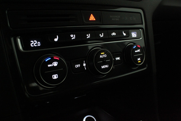 Volkswagen Golf Sportsvan 1.0 TSI Highline > Camera/All season banden/Goed onderhouden!