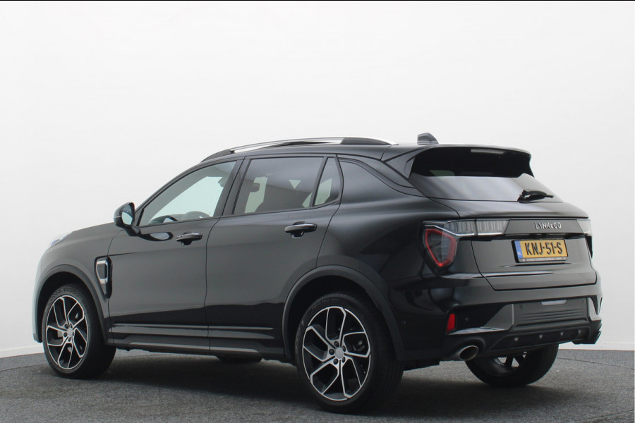 Lynk & Co 01 1.5 360° Camera, Panoramadak, Apple Carplay, ACC, Keyless, Zwarte hemel,, LED, 20''
