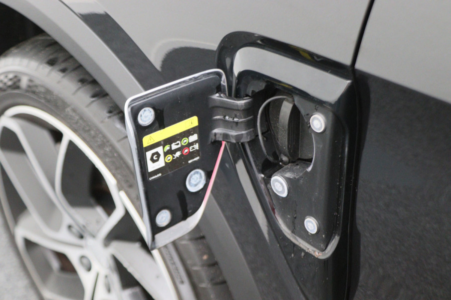 Lynk & Co 01 1.5 360° Camera, Panoramadak, Apple Carplay, ACC, Keyless, Zwarte hemel,, LED, 20''