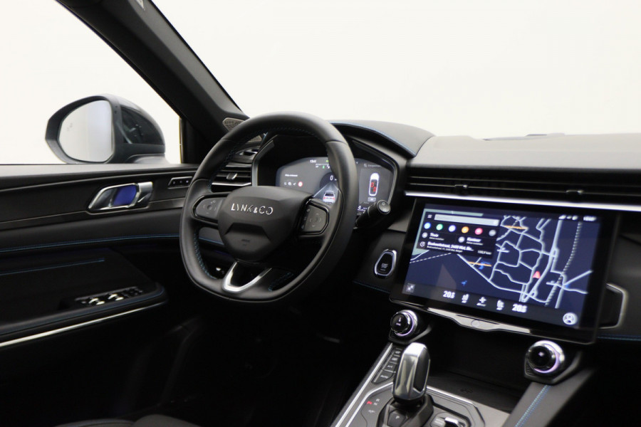 Lynk & Co 01 1.5 360° Camera, Panoramadak, Apple Carplay, ACC, Keyless, Zwarte hemel,, LED, 20''