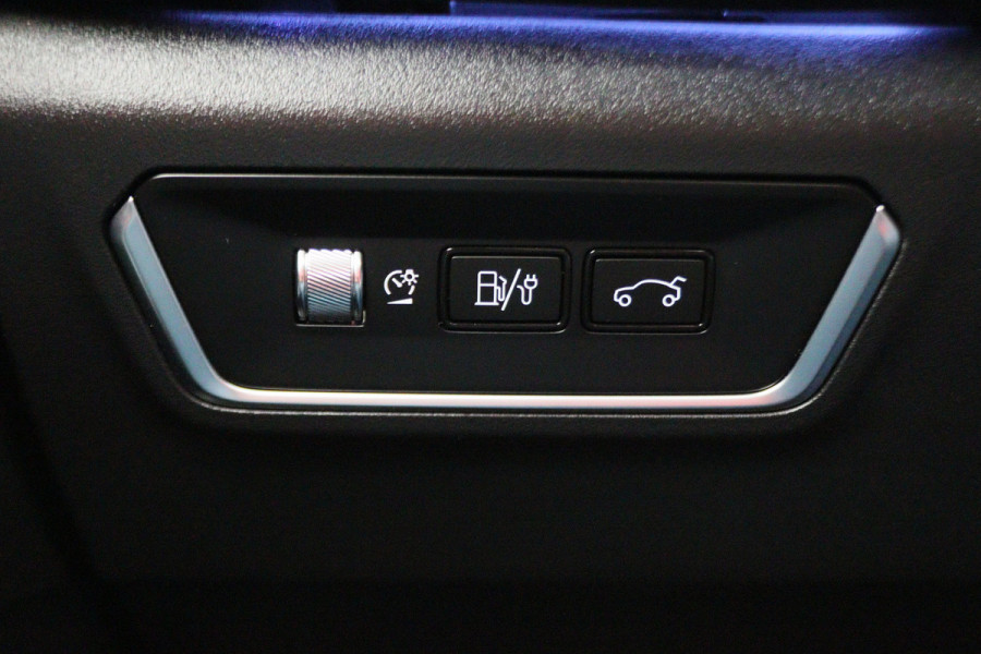 Lynk & Co 01 1.5 360° Camera, Panoramadak, Apple Carplay, ACC, Keyless, Zwarte hemel,, LED, 20''