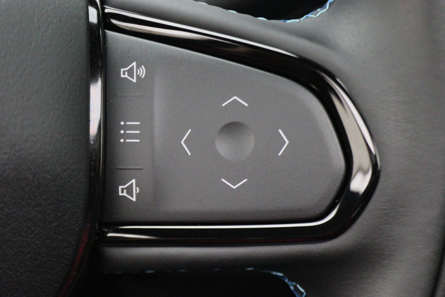 Lynk & Co 01 1.5 360° Camera, Panoramadak, Apple Carplay, ACC, Keyless, Zwarte hemel,, LED, 20''
