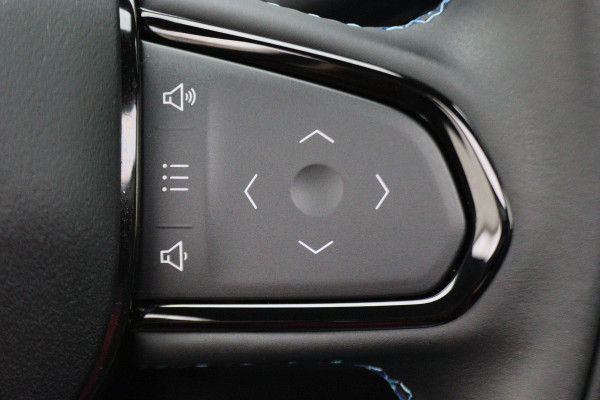Lynk & Co 01 1.5 360° Camera, Panoramadak, Apple Carplay, ACC, Keyless, Zwarte hemel,, LED, 20''