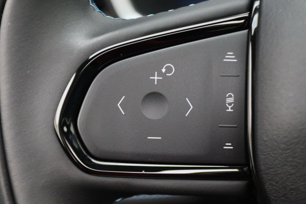 Lynk & Co 01 1.5 360° Camera, Panoramadak, Apple Carplay, ACC, Keyless, Zwarte hemel,, LED, 20''
