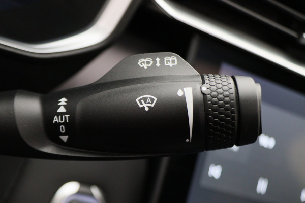 Lynk & Co 01 1.5 360° Camera, Panoramadak, Apple Carplay, ACC, Keyless, Zwarte hemel,, LED, 20''