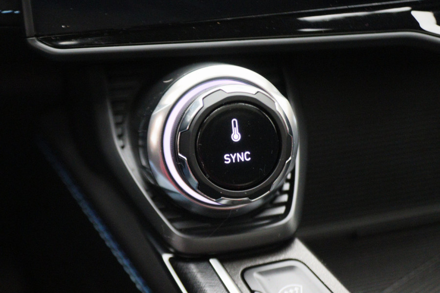 Lynk & Co 01 1.5 360° Camera, Panoramadak, Apple Carplay, ACC, Keyless, Zwarte hemel,, LED, 20''