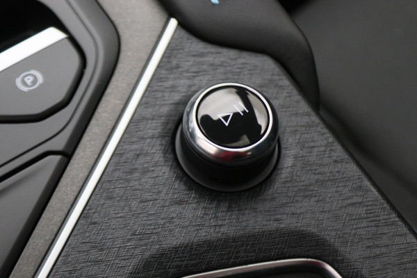 Lynk & Co 01 1.5 360° Camera, Panoramadak, Apple Carplay, ACC, Keyless, Zwarte hemel,, LED, 20''